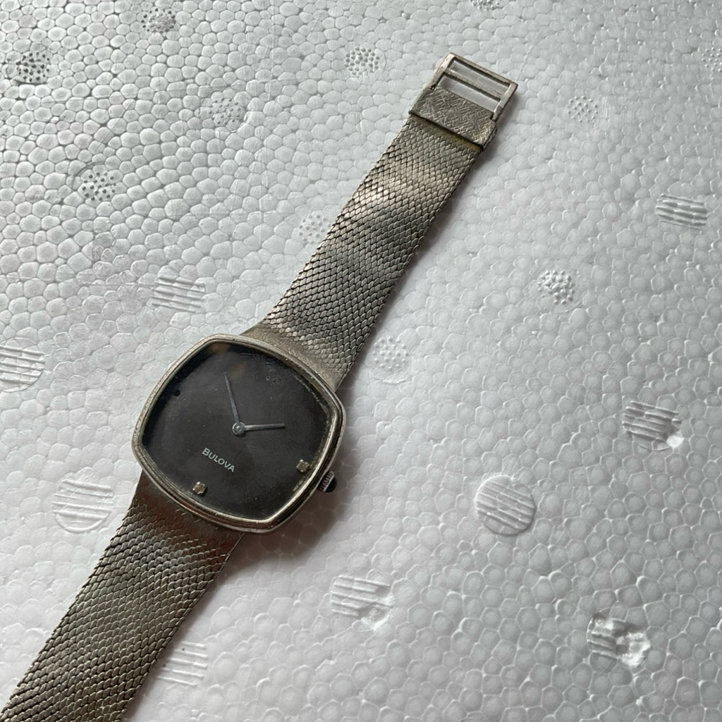 Jam Tangan Vintage Bulova N8 Classic Wristwatch Square