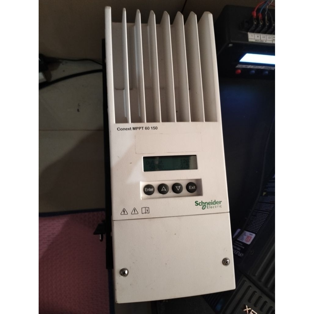 solar charge controler mppt schneider 60a bekas