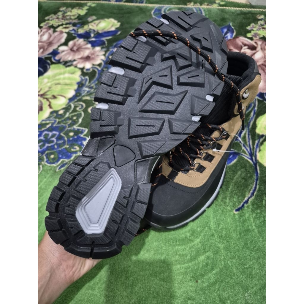 sepatu cardinal