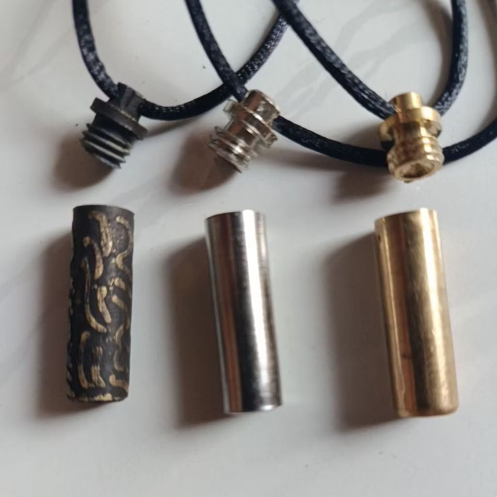 Kalung liontin tabung bisa buka tutup titanium dan kuningan