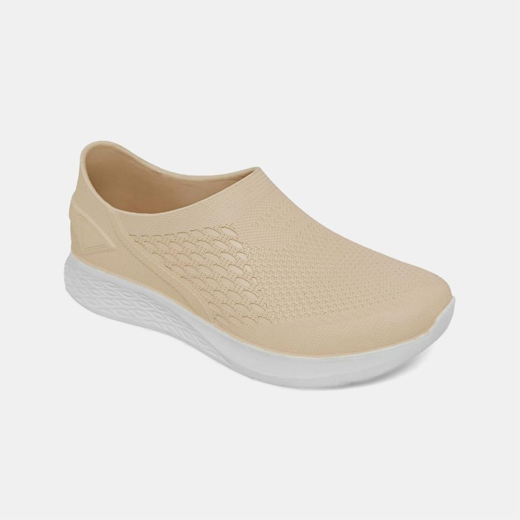 Bata sepatu sneakers karet wanita