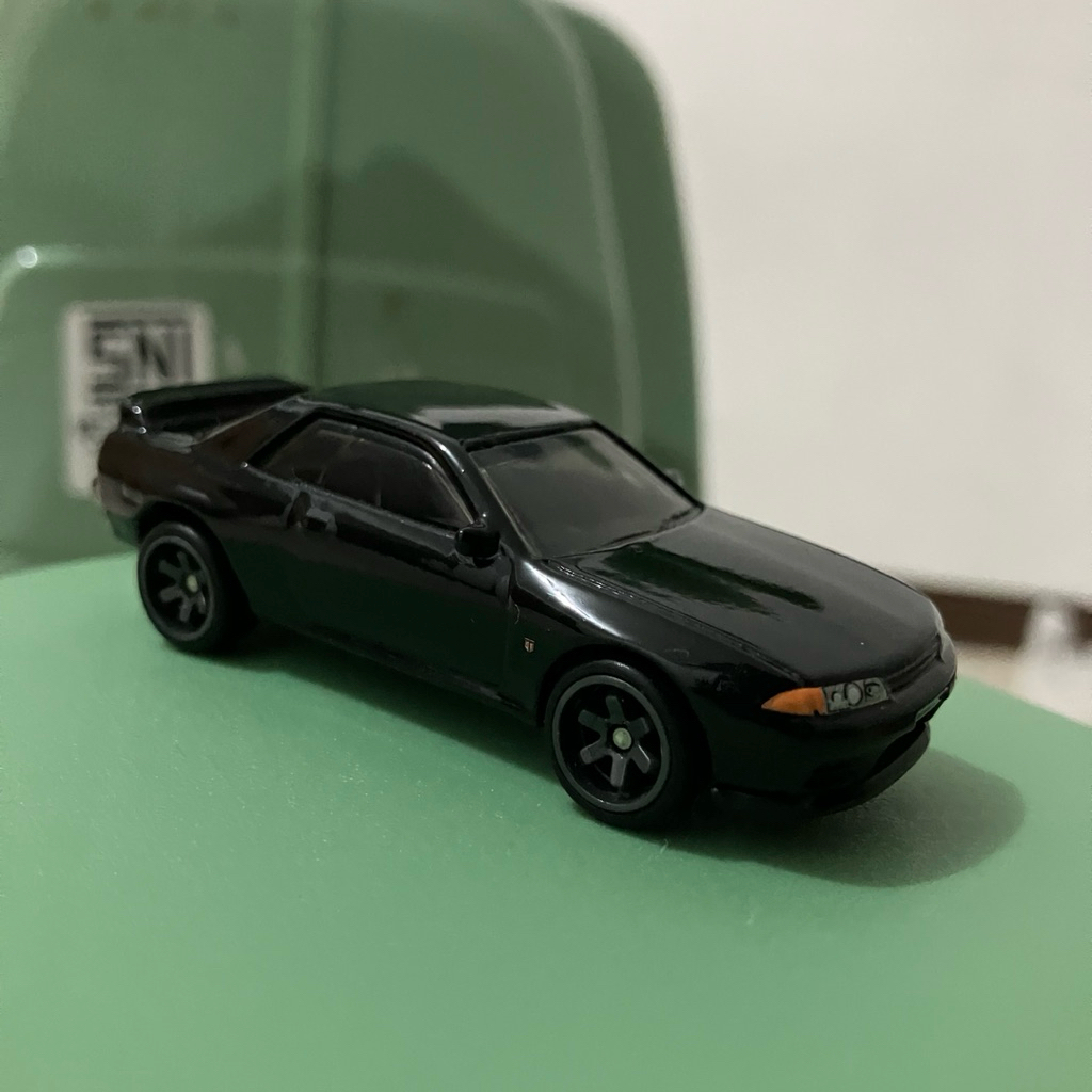 diecast nissan gtr r32 black hotwheels premium loose