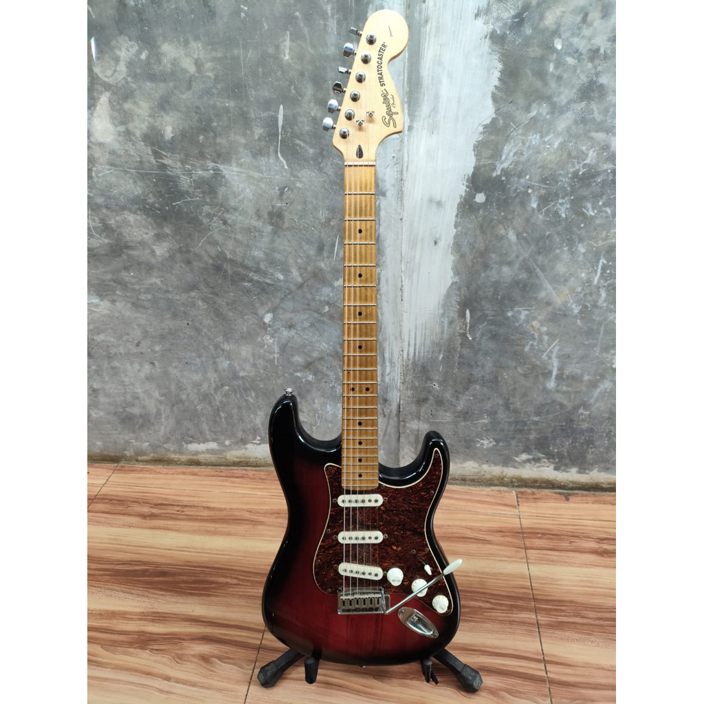 Gitar Squier Stratocaster standar made in Indonesia