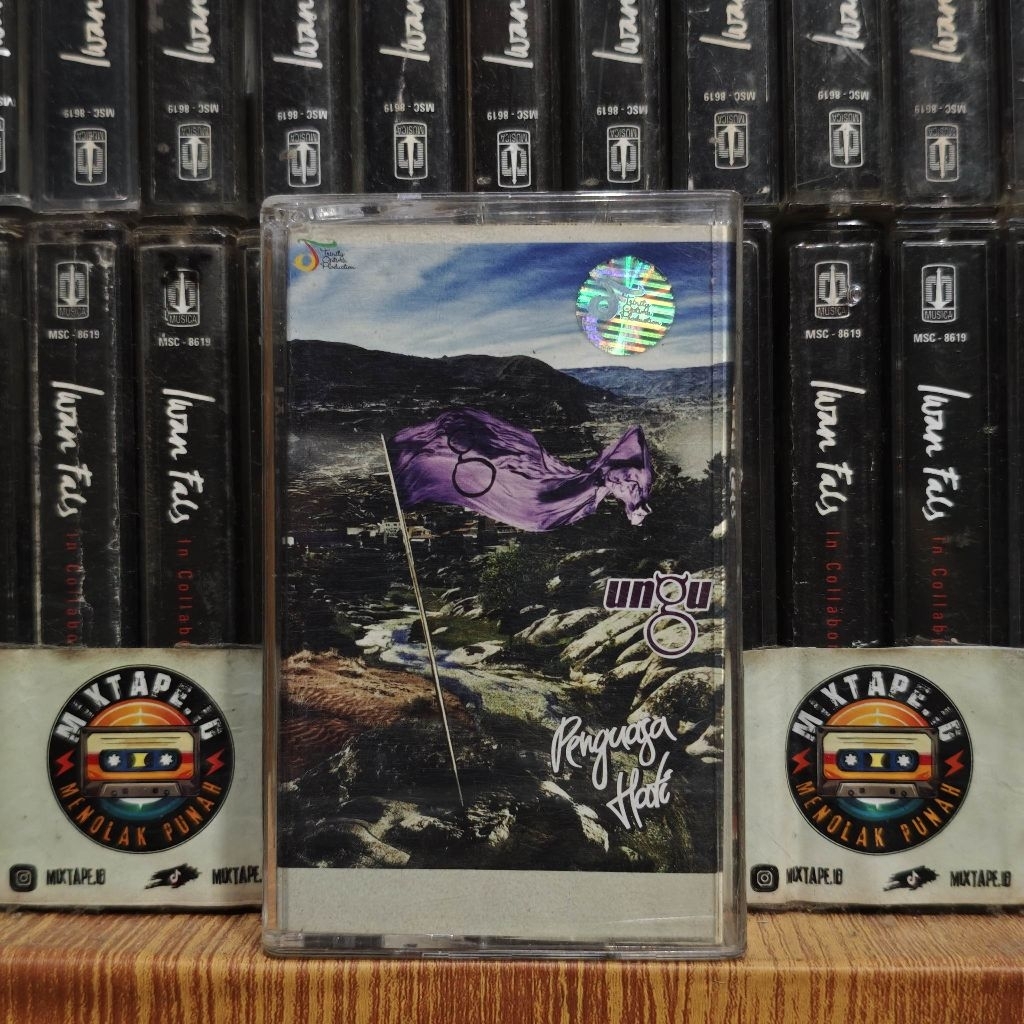 Kaset - Ungu - Penguasa Hati - Self Titled - Kaset Pita - Radio Tape - Radio - Pemutar Kaset - Retro