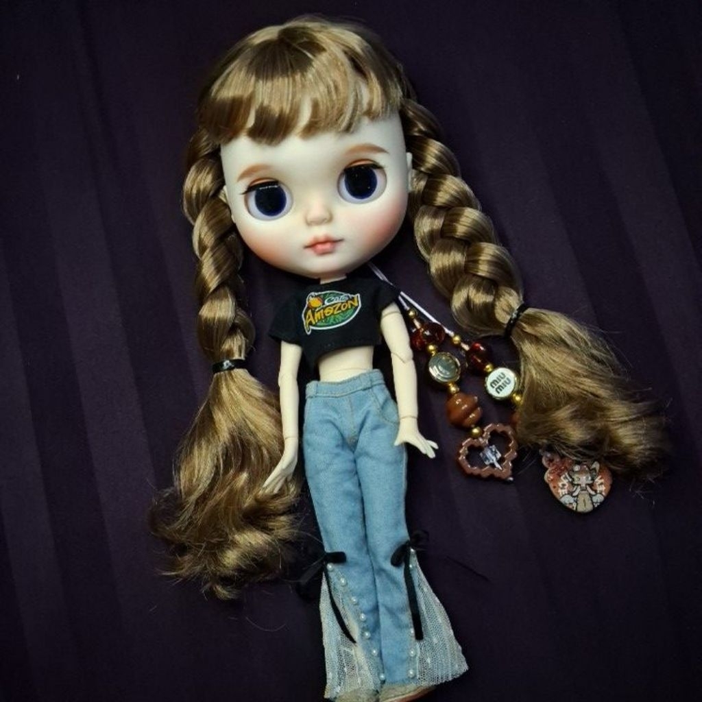 Blythe doll casual
