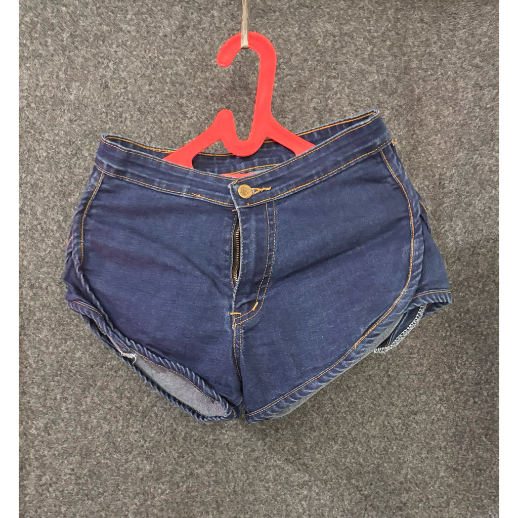 [ PRELOVED MEDAN ] CELANA PENDEK WANITA