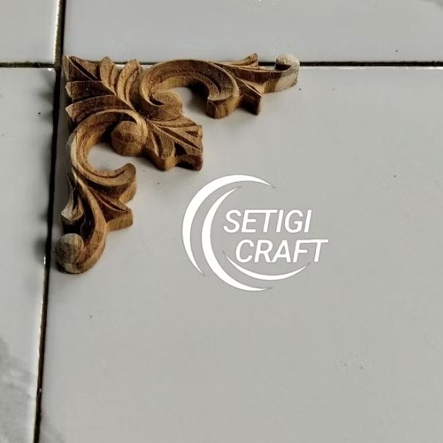 Tempel Sudut Tempel Siku Berukir