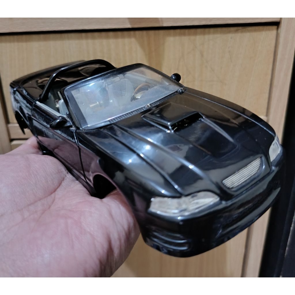 jada body saja mustang skala 24 ada minus