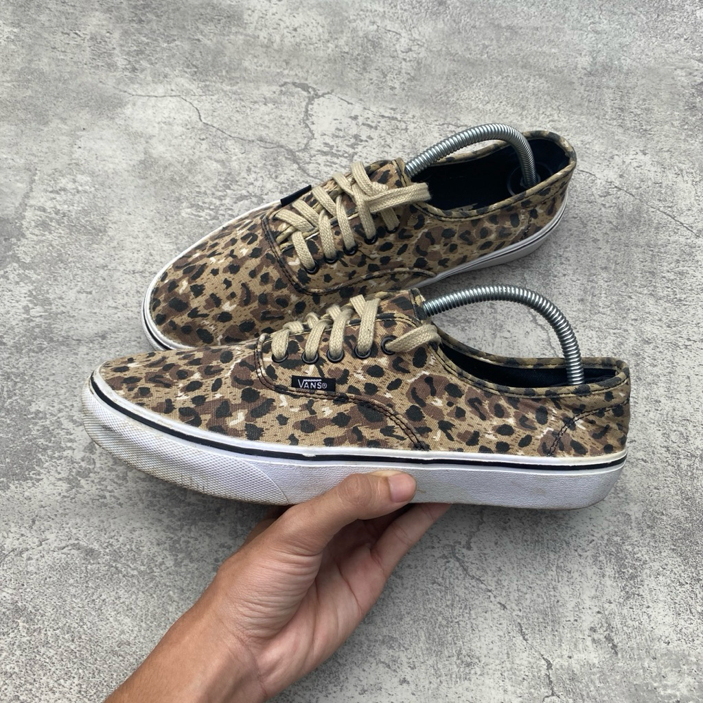 sepatu vans authentic classic leopard rare second