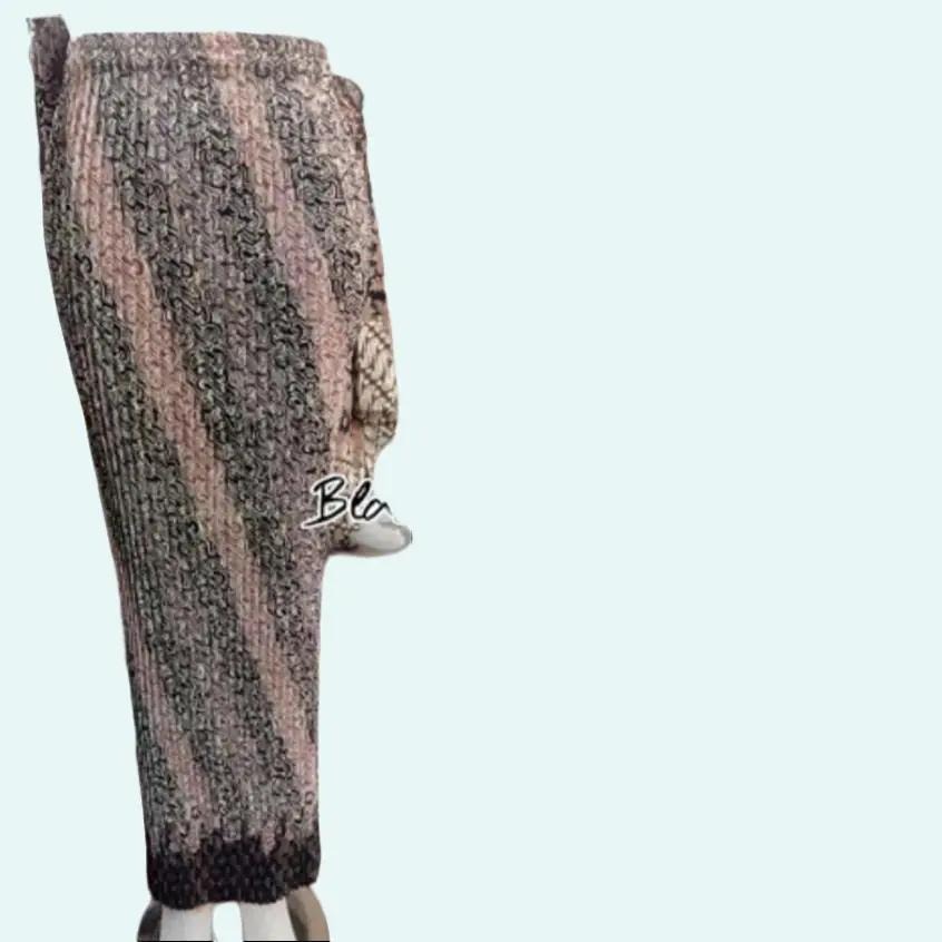 Rok Batik Wanita Model Plisket Bahan Semi Sutra Silky Motif Blaster Warna Hitam