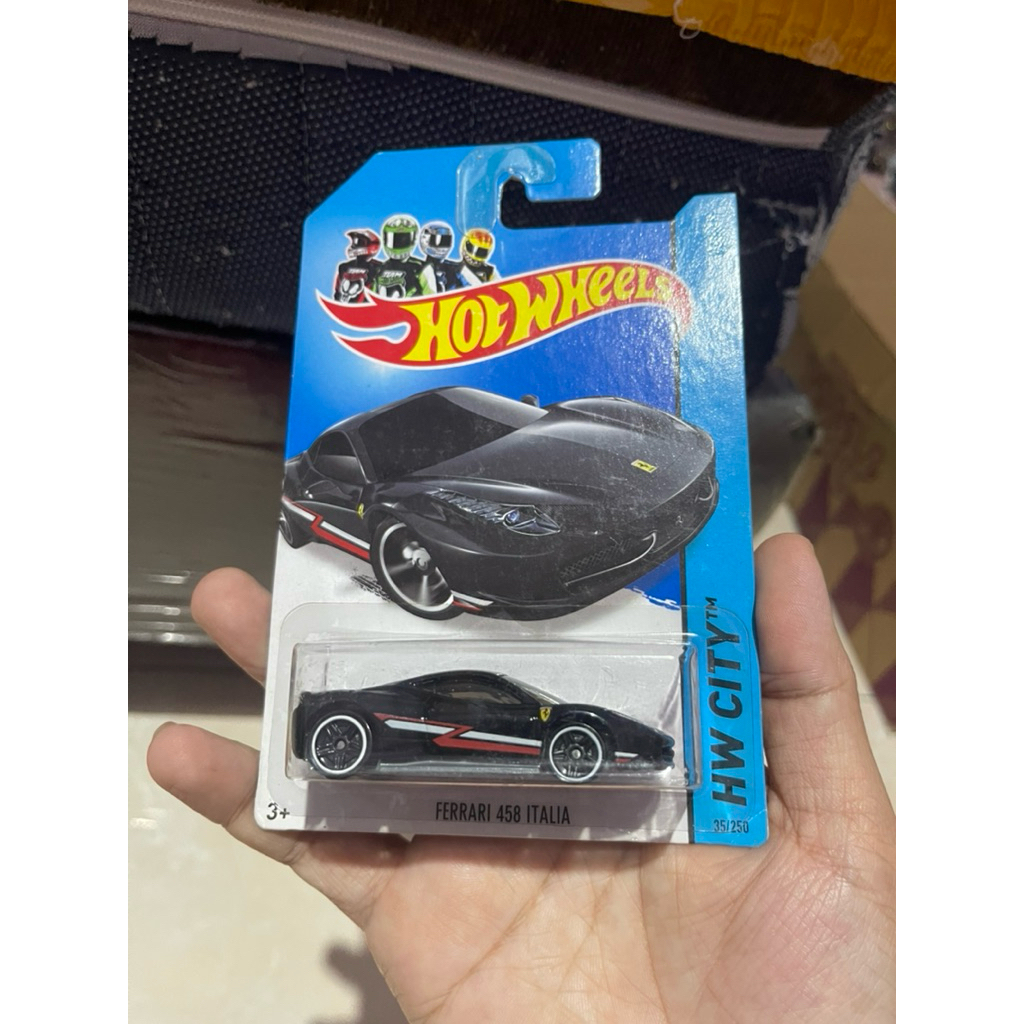 Hotwheels Ferrari 458 Italia Black Hitam