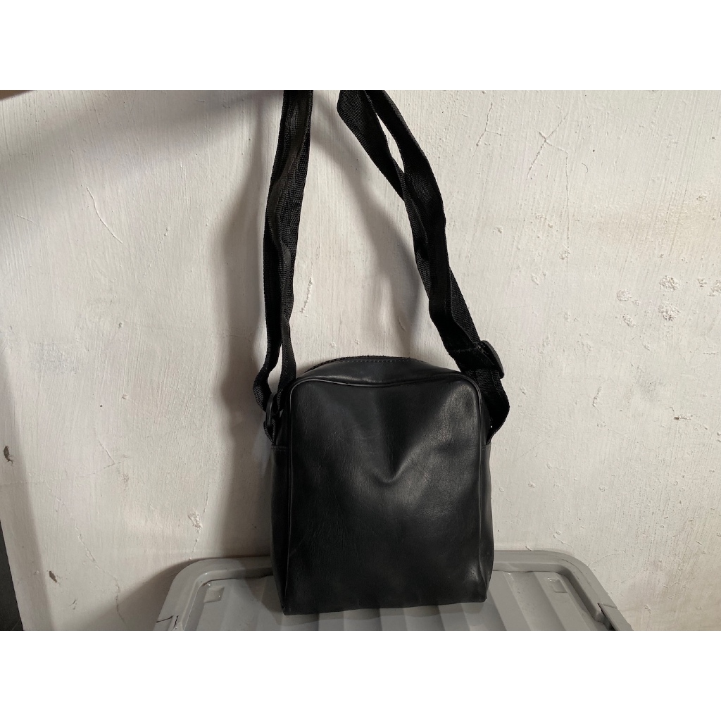 tas sling bag slempang pria cowo kulit leather hitam preloved