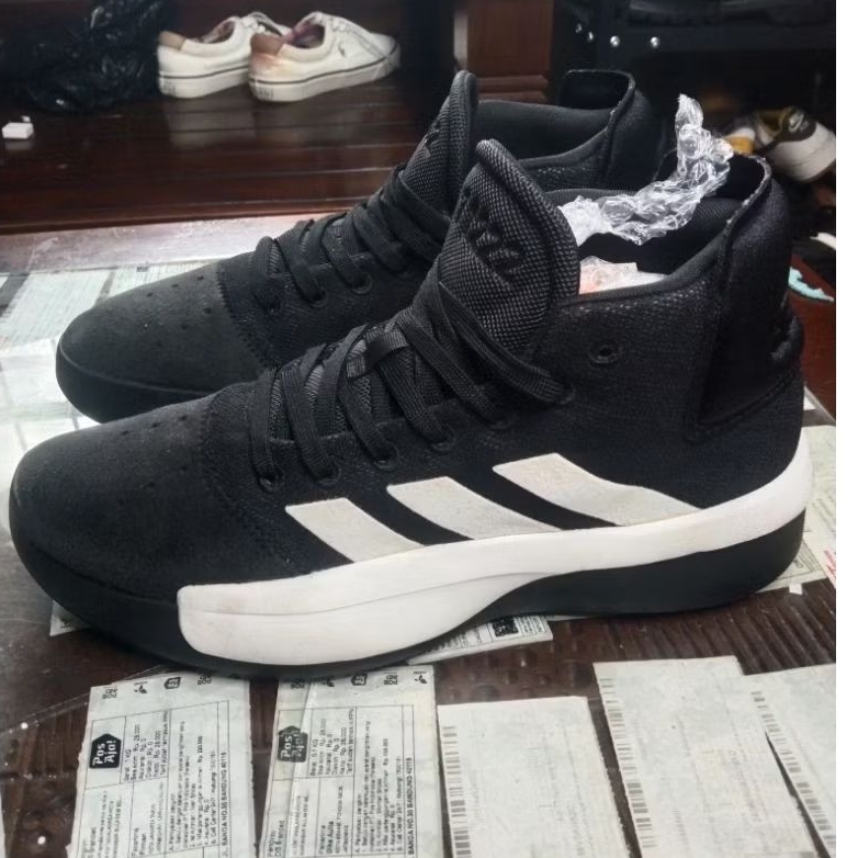 ///Adidas_Adversary mid_ size 41 insole 260