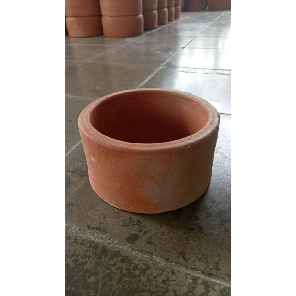 gerabah tempat pakan kelinci,kucing,merpati