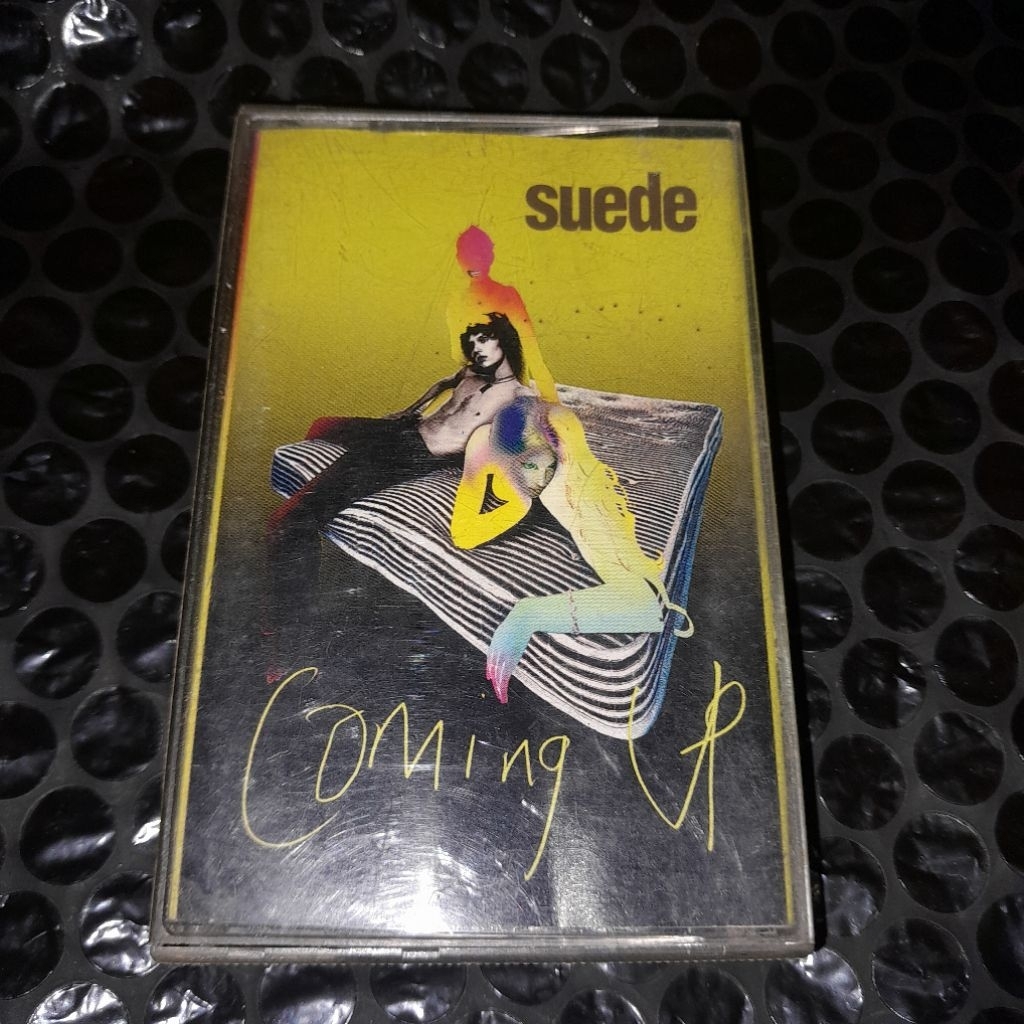 kaset pita suede coming up