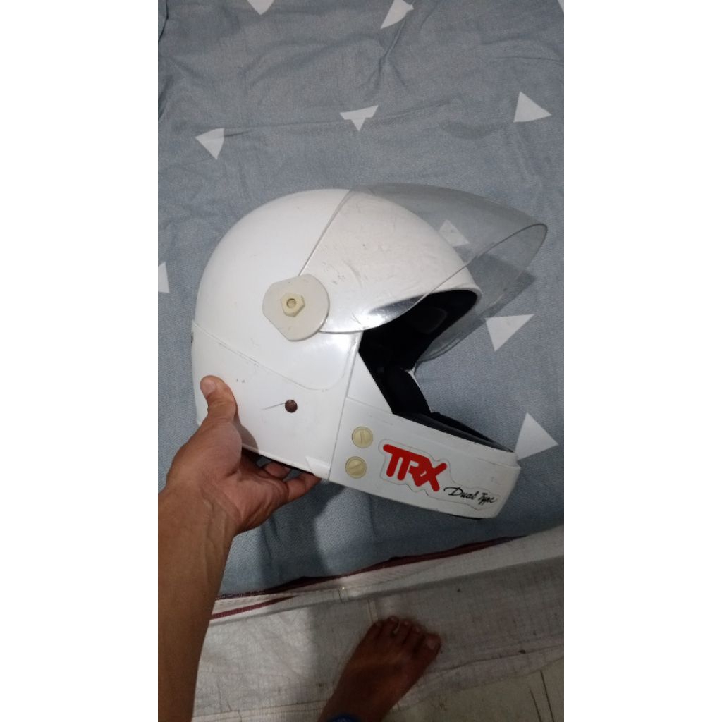 helm trx jadul bekas