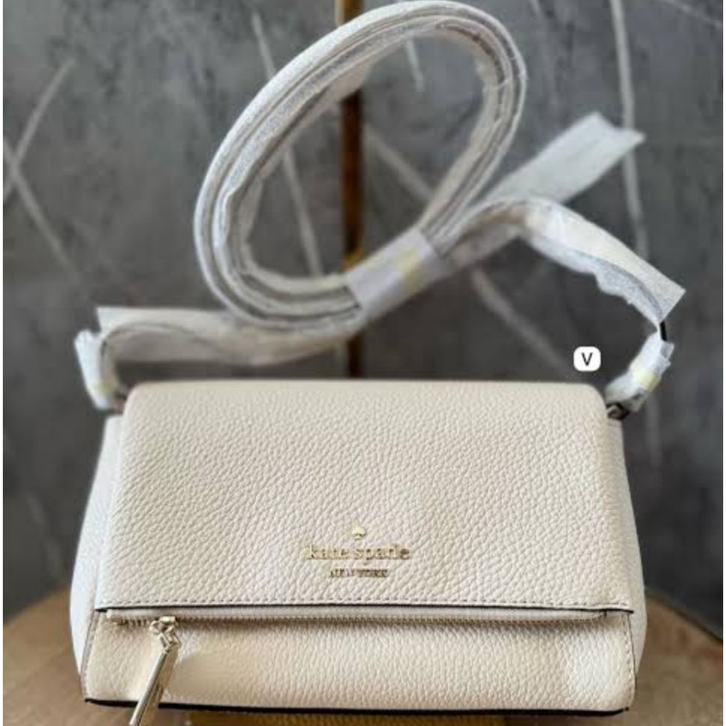 tas ks leila flap zip