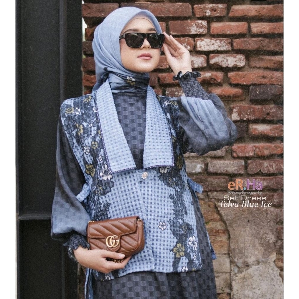 erha set dress preloved cuman di pake 1 kali saja untuk foto