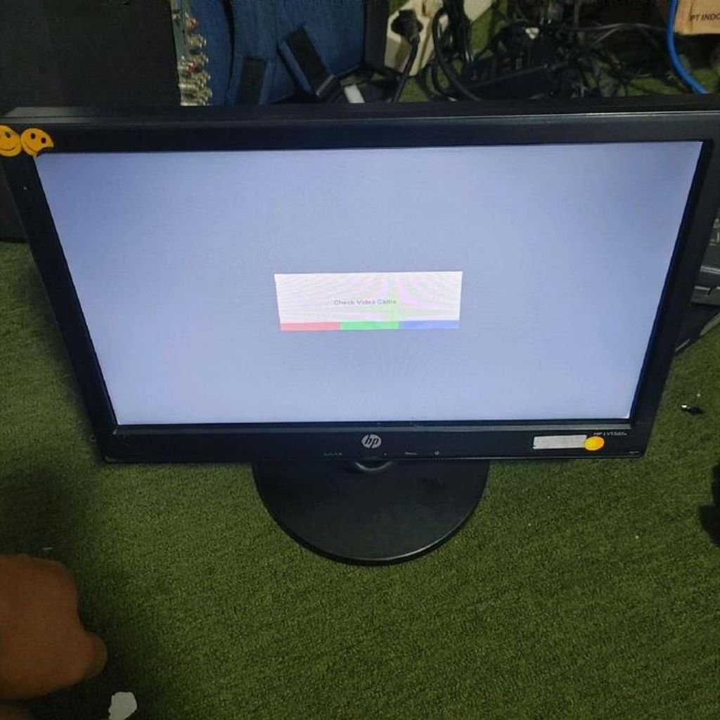 LCD MONITOR 16 INCH HP