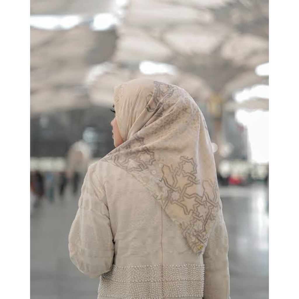 Preloved Buttonscarves Haramain Cornsilk