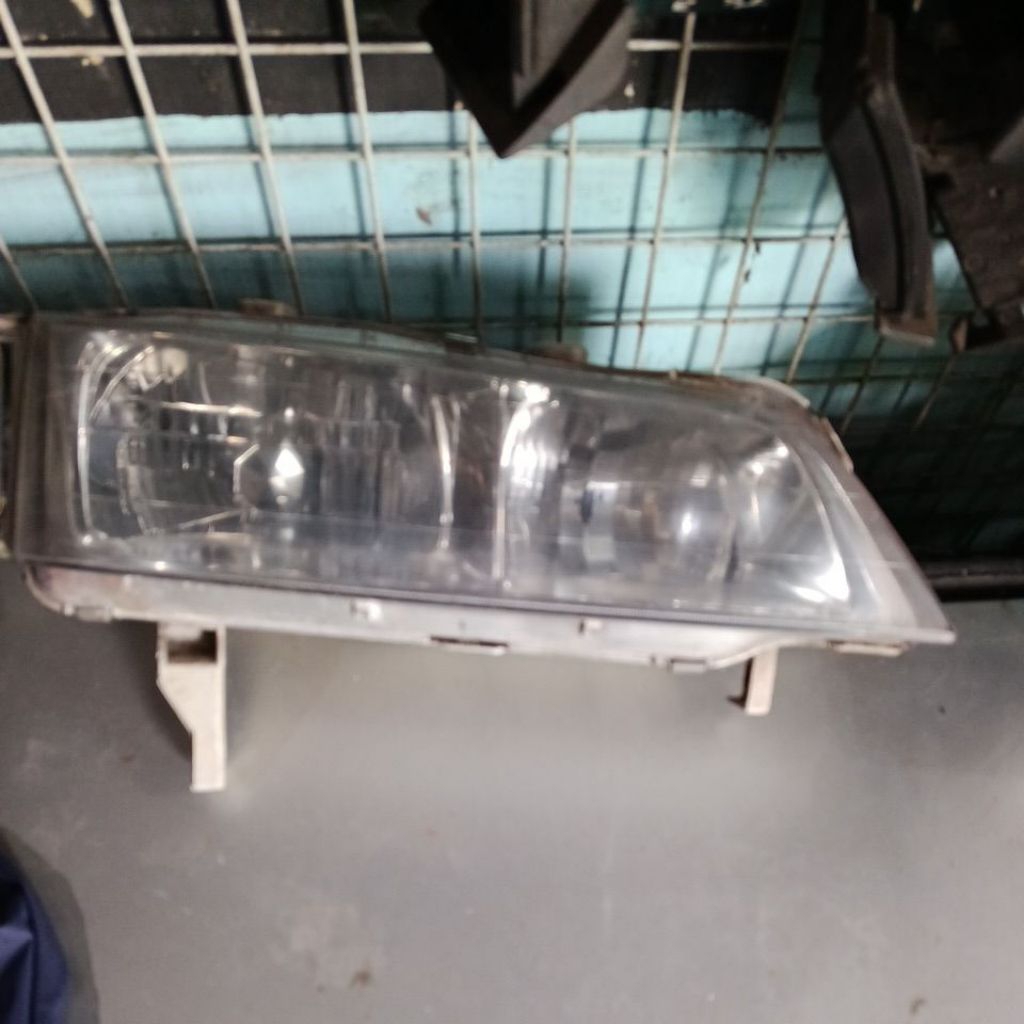 headlamp kanan Accord Cielo 94-95