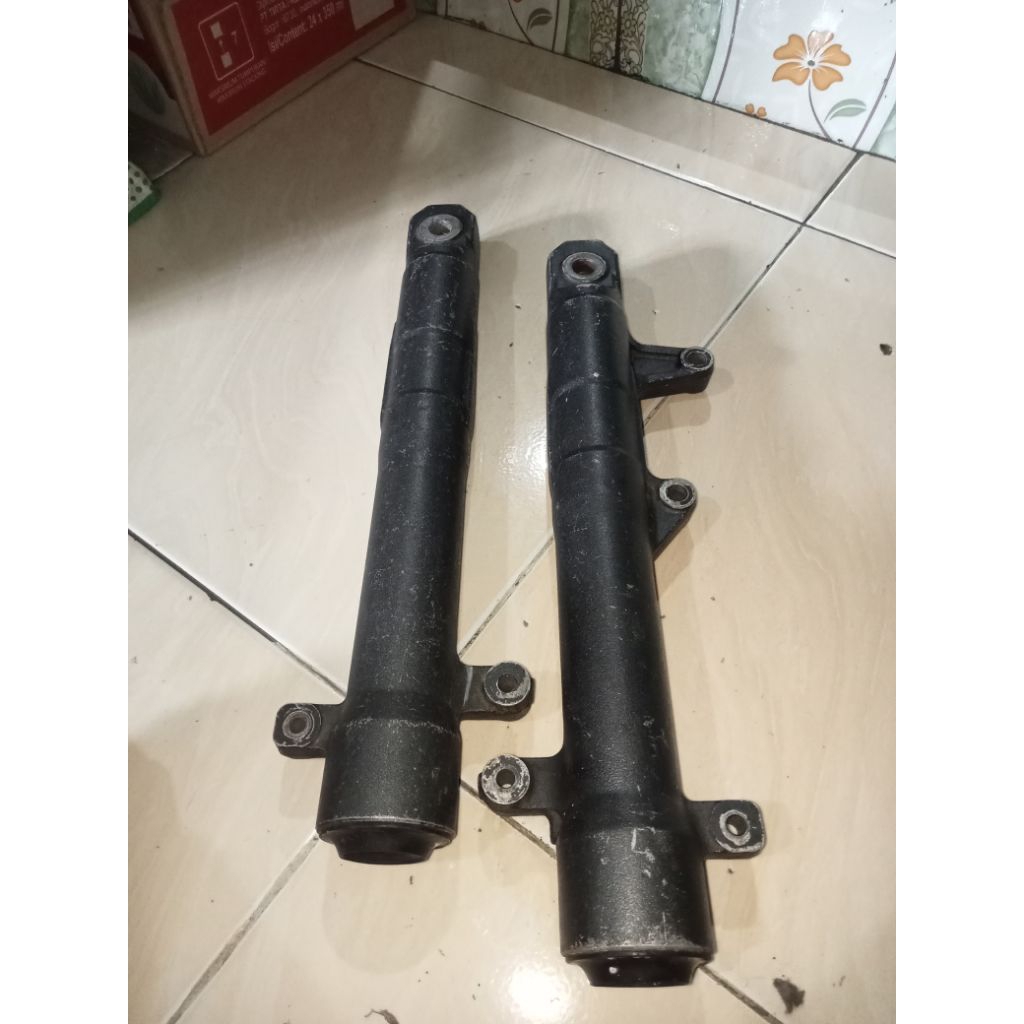 Bottom Tabung Shock Depan Honda CB 150 R CBR150R CB CBR 150R CB 150 R LED ori