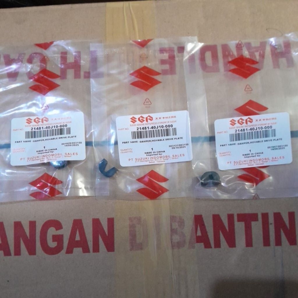 21481-40J10-000 Slider piece Slide 3pcs suzuki address, nex 2, Nex, Lets Original