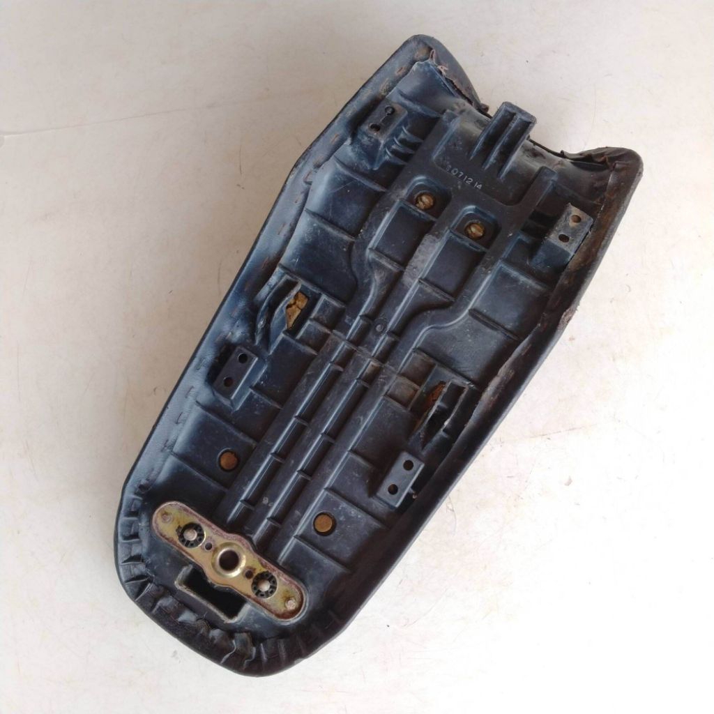 Jok Atau dudukan Suzuki Thunder 125 Original Copotan