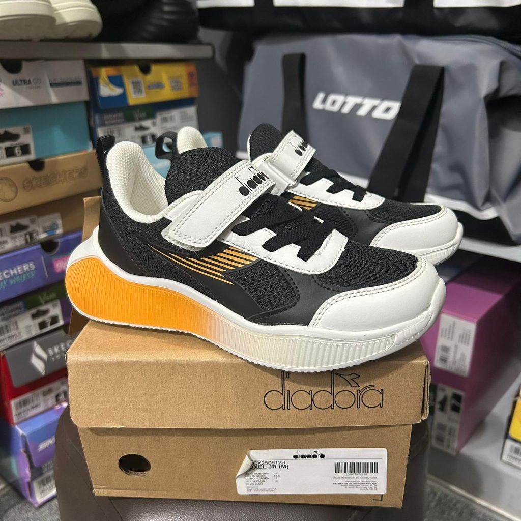 SEPATU WALKING KIDS DIADORA  NOXEL JR BLACK