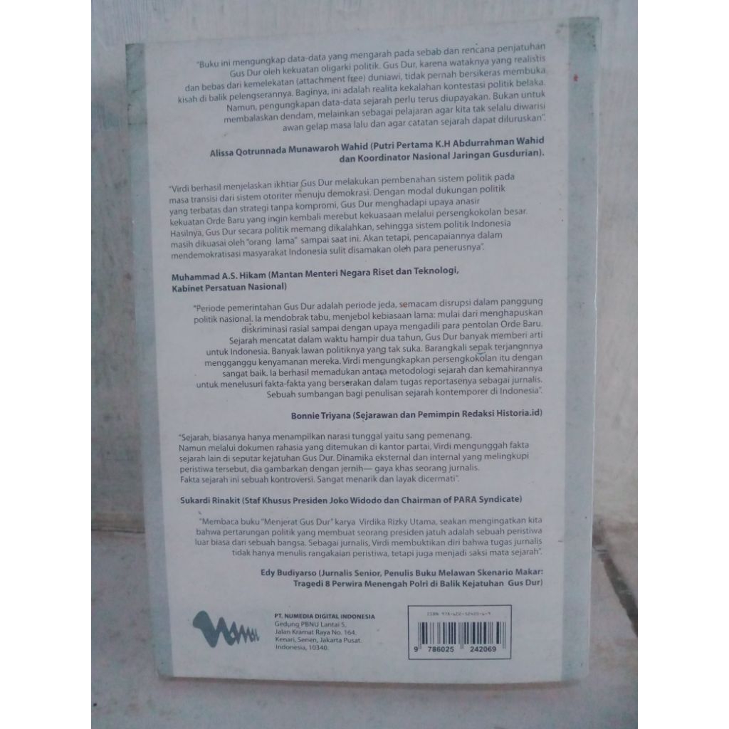 buku menjerat gus dur