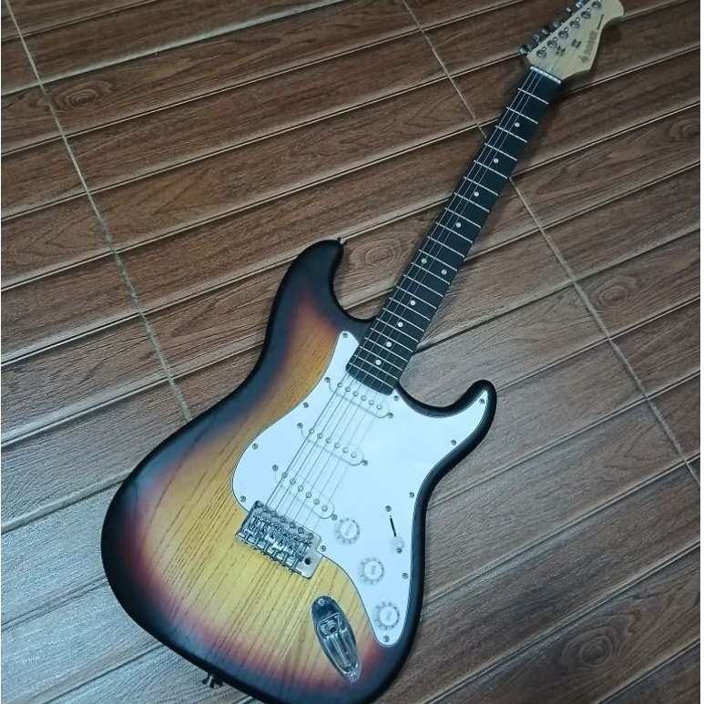 Gitar Donner DST 80
