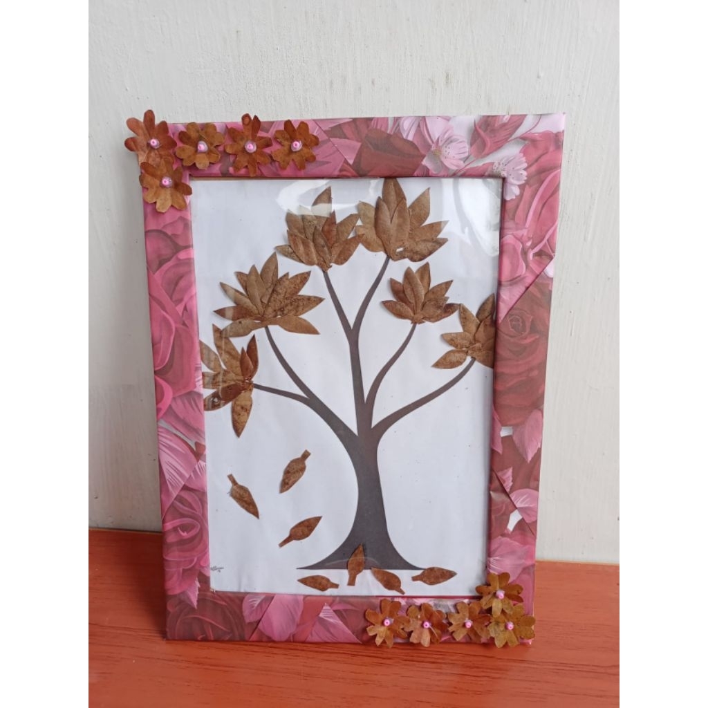 Prakarya Kolase Daun Kering