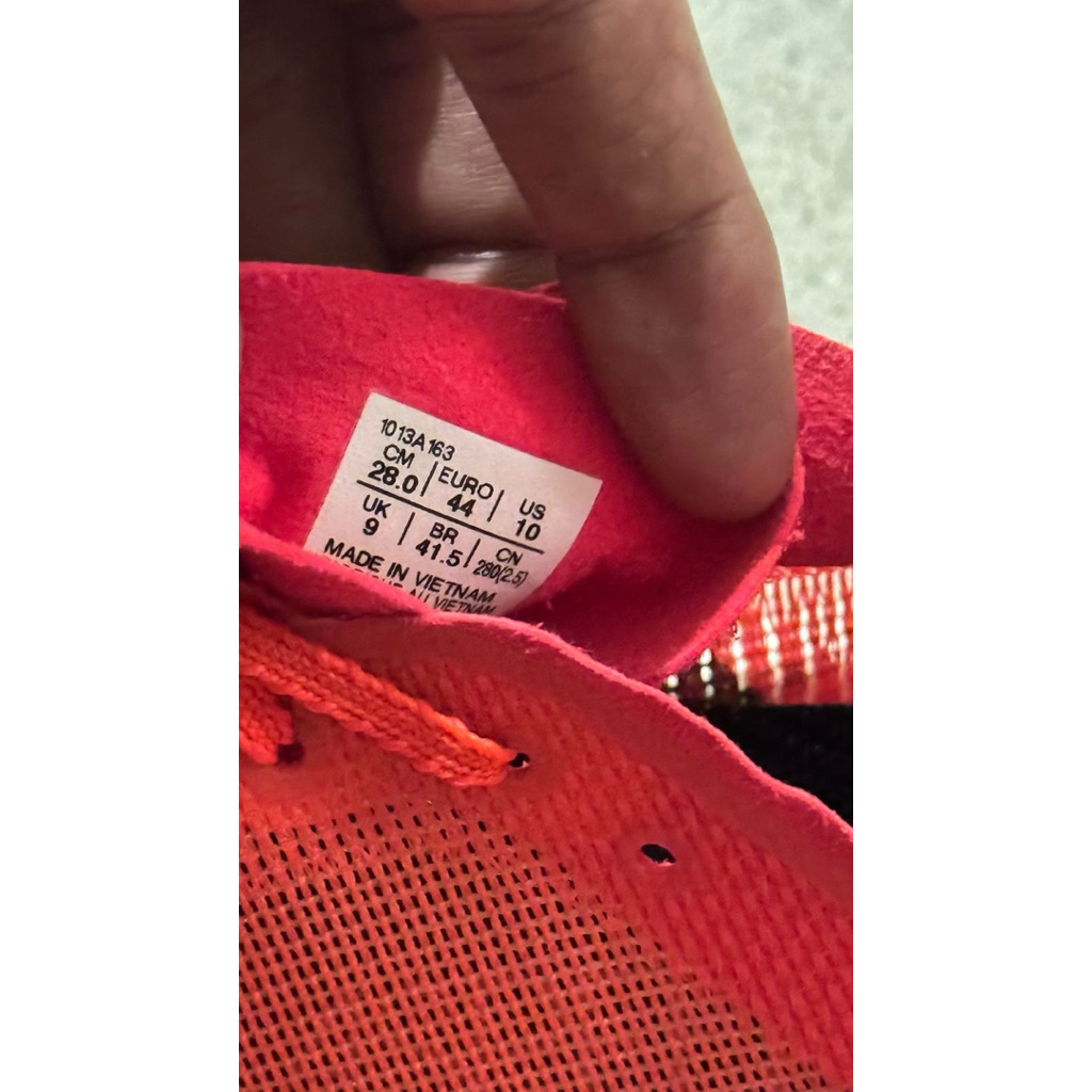 Asics Metaspeed Tokyo + Kaos kaki