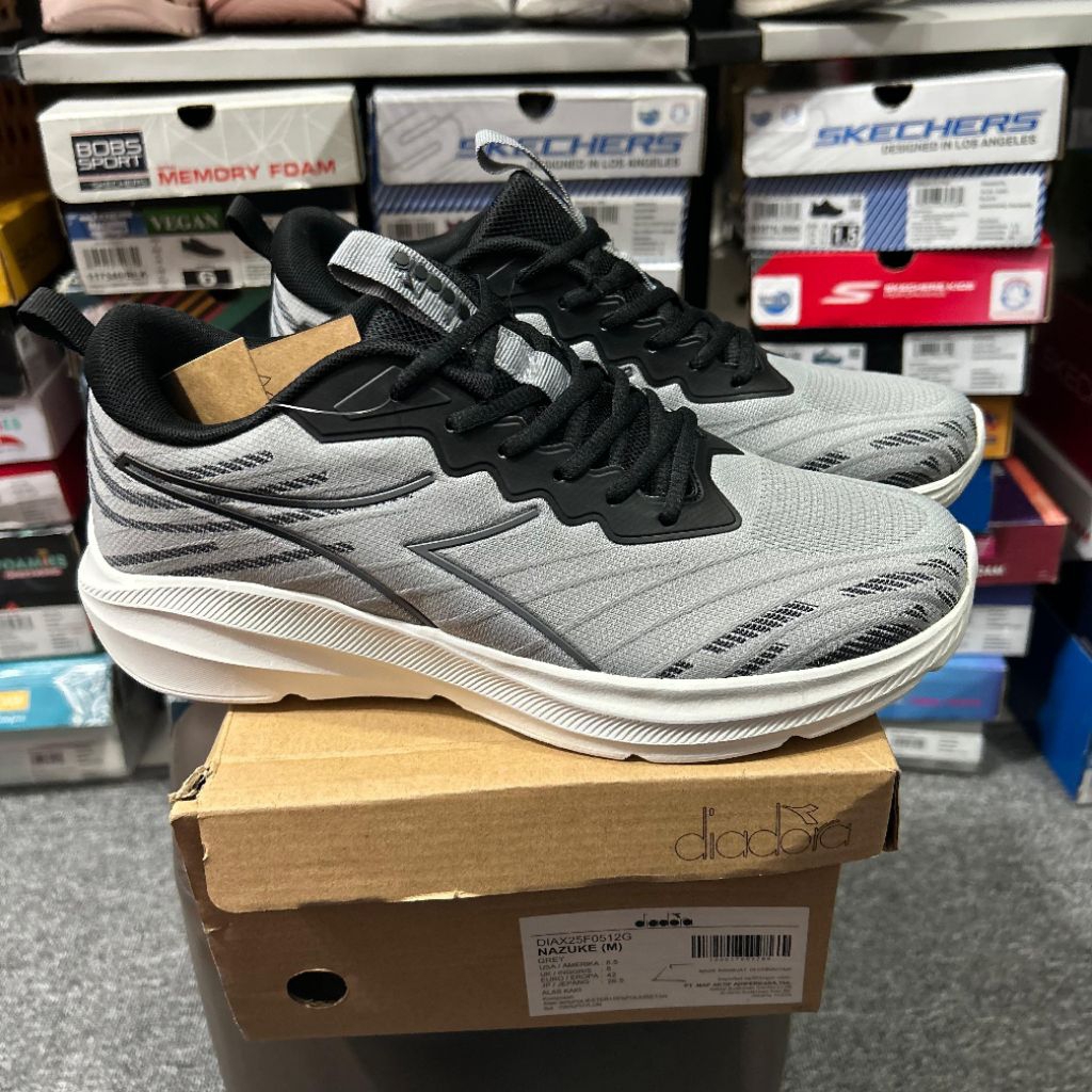 SEPATU LARI PRIA DIADORA NAZUKE GREY