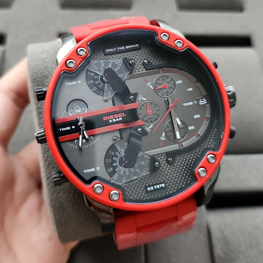 Jam Tangan Pria Big Size DS DZ7370 4Time Chronograph Dark Grey Red Steel