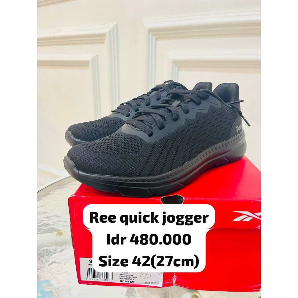 sepatu hitam reebok original