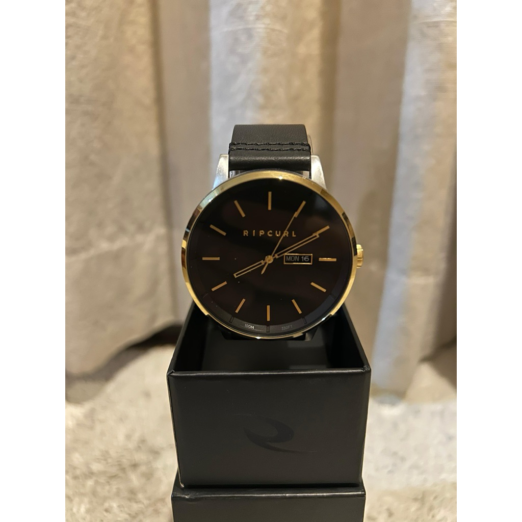 Ripcurl detroit black gold leather watch