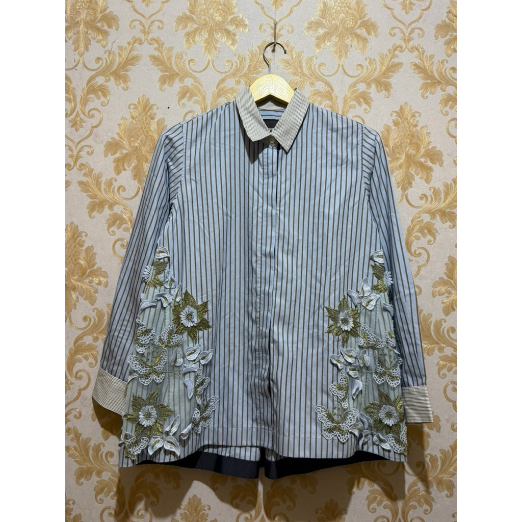 ARTKEA STRIPES - Embroidered Side Shirt Size S