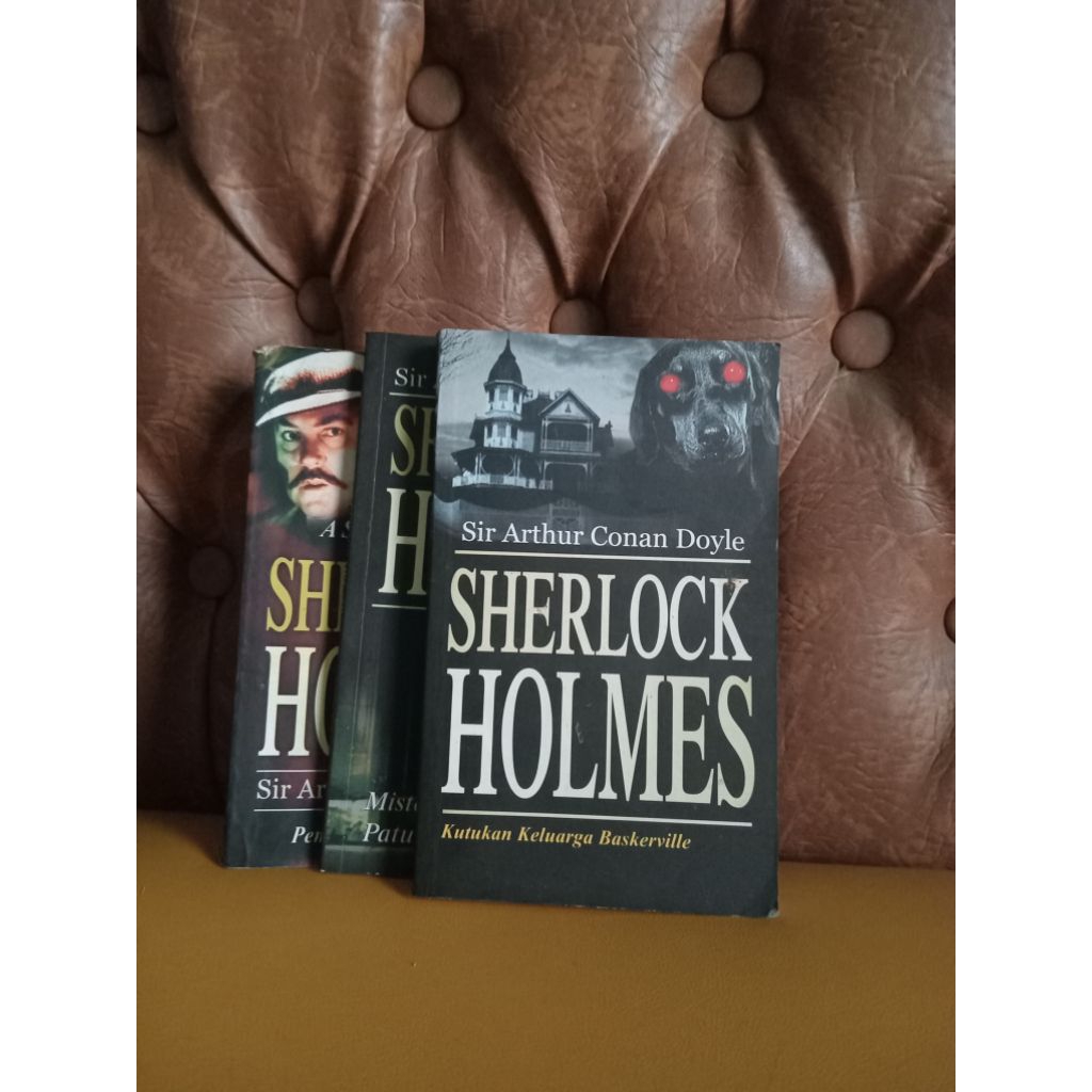 Novel Sherlock Holmes Terbitan Narasi