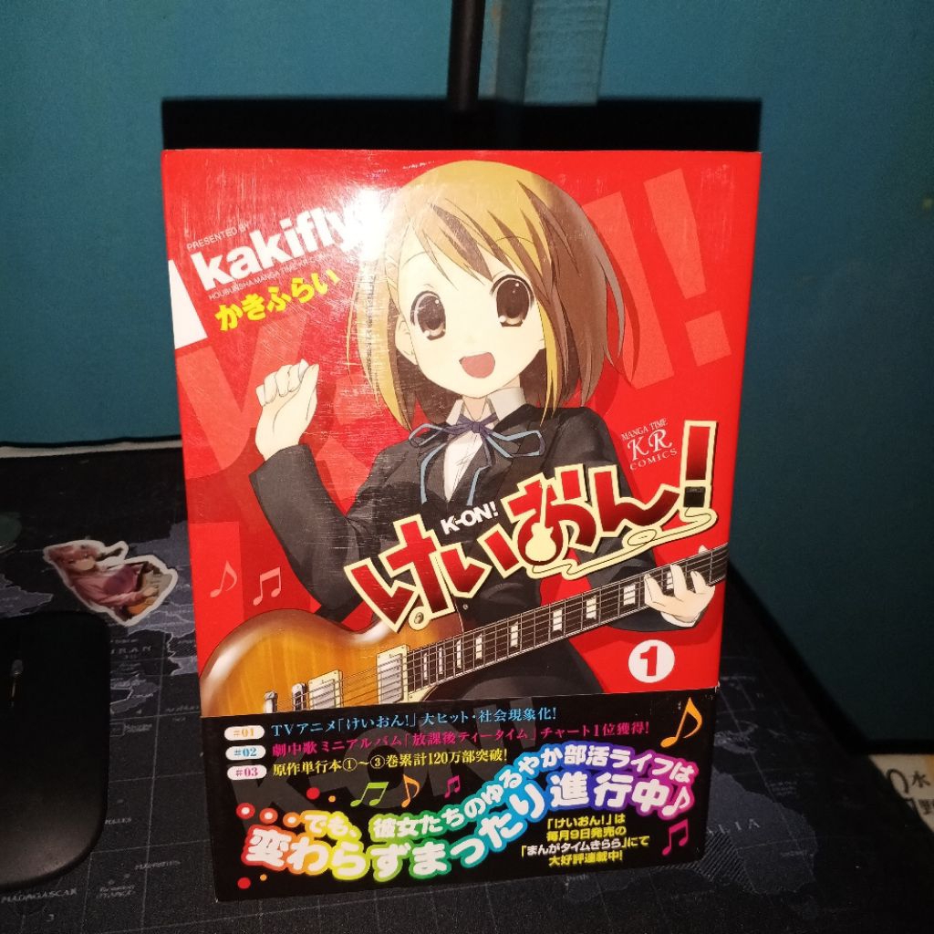 Komik k-on volume 1 bahasa jepang Manga karya Kakifly