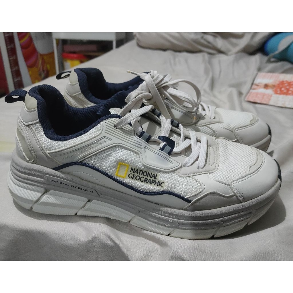 sepatu running trial NATIONAL GEOGRAFIC