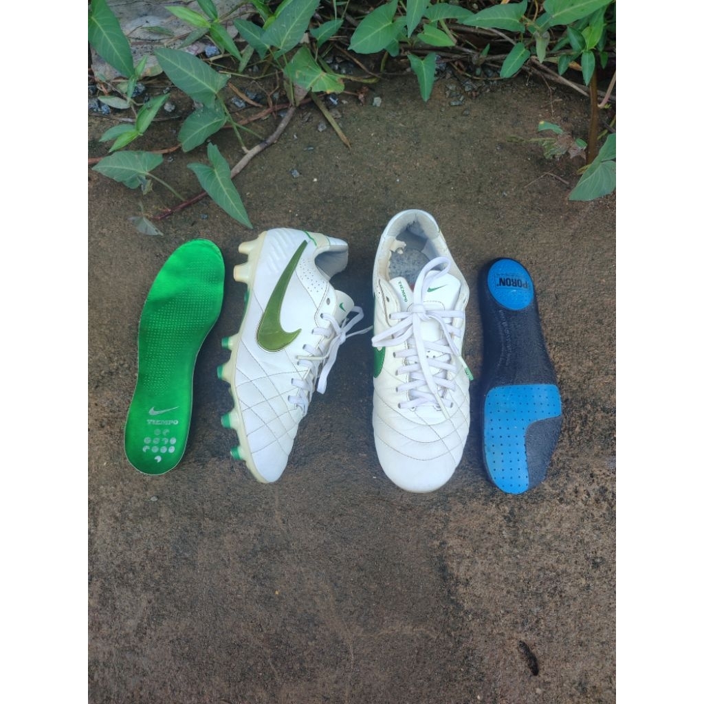 sepatu bola second