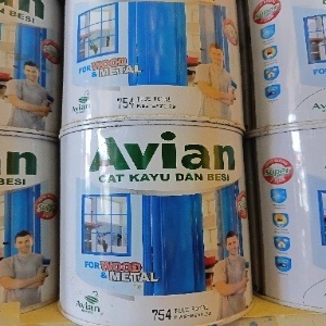 AVIAN Cat Kayu dan Besi 0.9 Liter