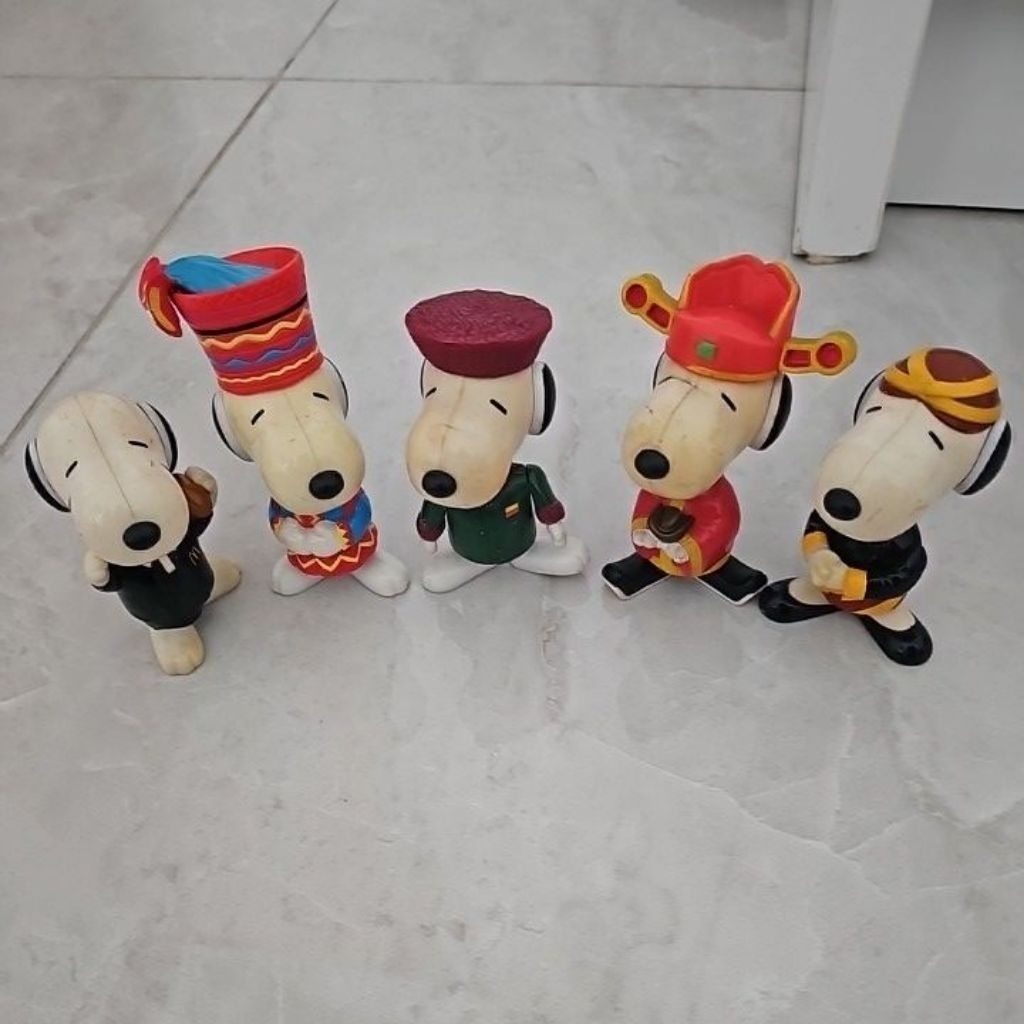 Figure snoopy mcd