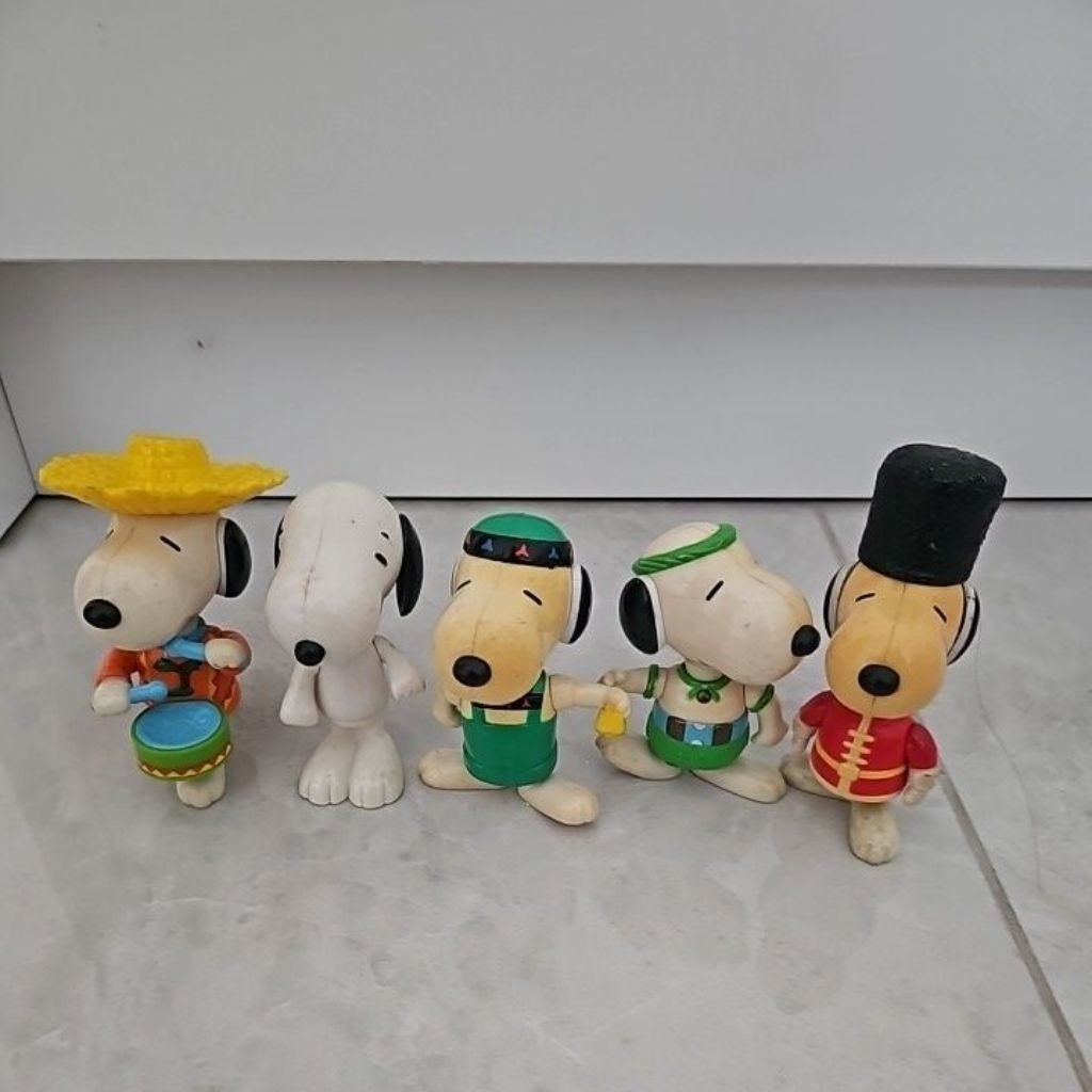 Preloved Figure Snoopy