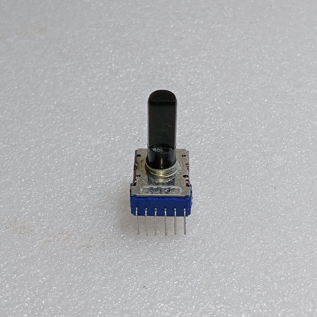 Potensio Master Volume  Roland RD2000