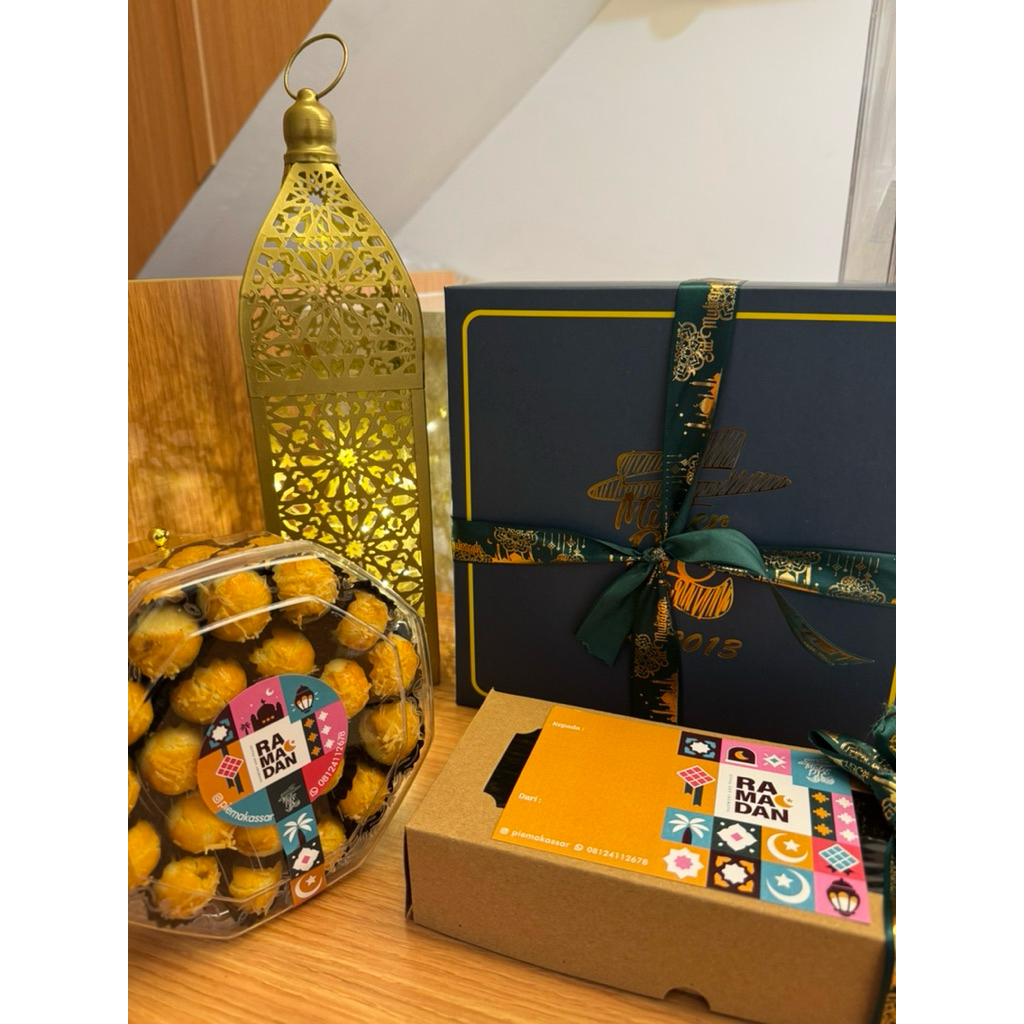 Paket Hampers Idul Fitri 1 Kue Kering Cookies Premium & 1 Brownies Bar Lebaran Mister Pie Makassar
