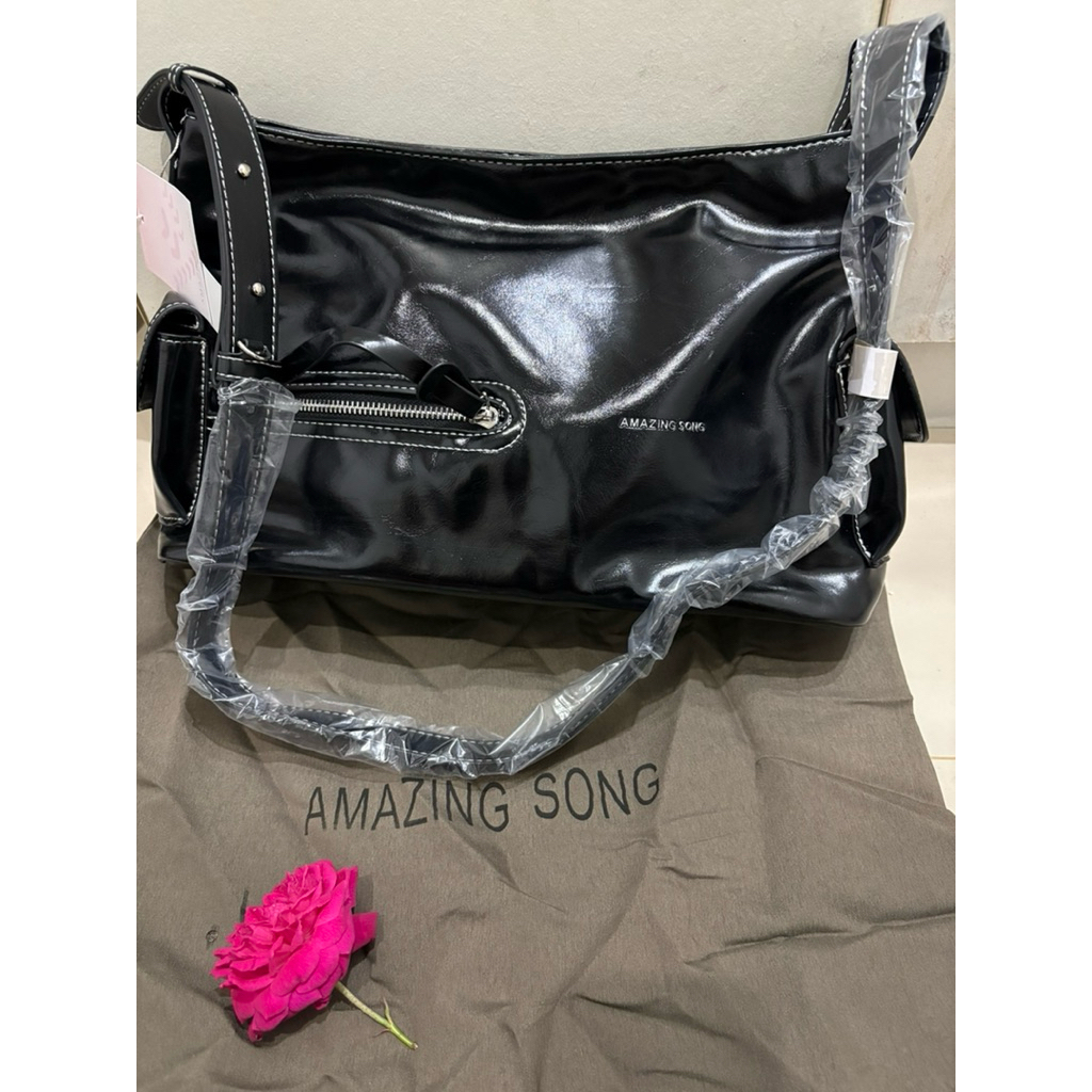 Tas Wanita Amazing song Hitam