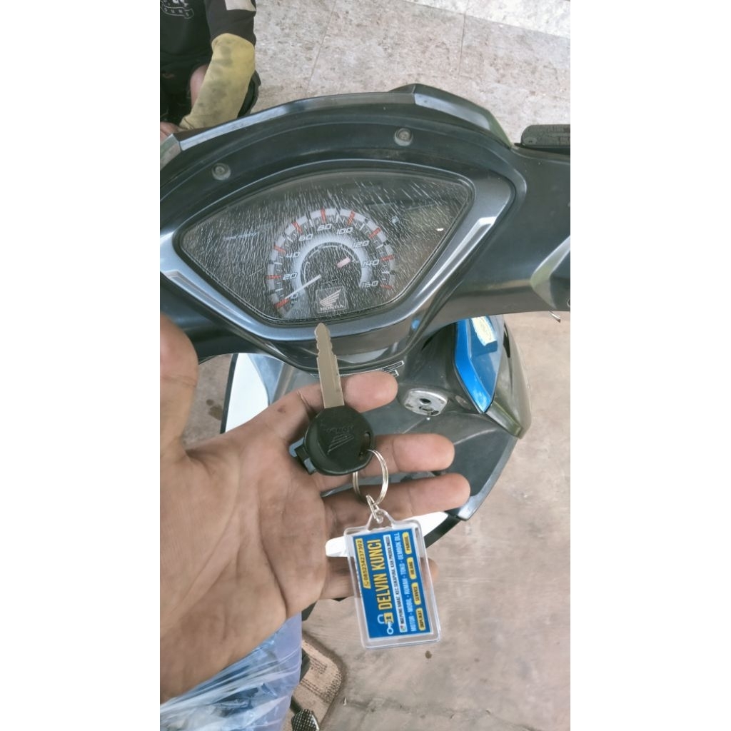 Duplikat Kunci Motor SupraX125(kirim foto kunci asli)