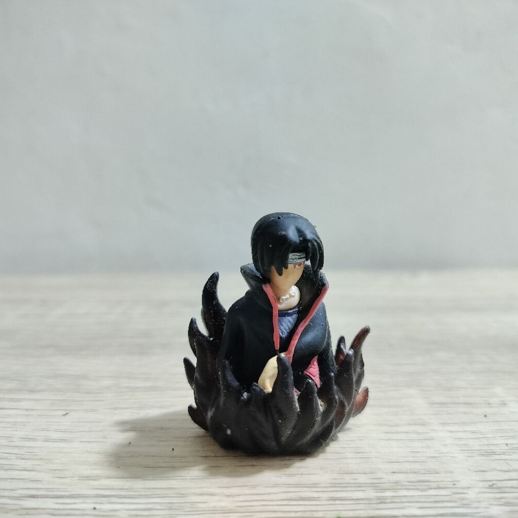 bandai Naruto gashapon itachi